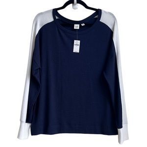 Gap raglan sweater